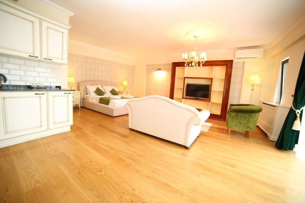 Old Town By Bliss Residence Bukares Bagian luar foto