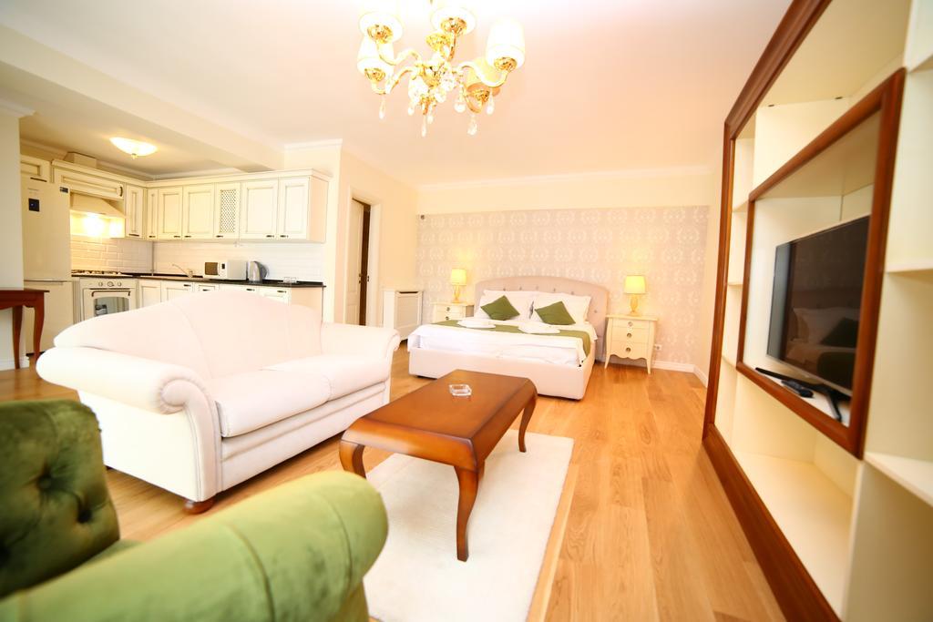 Old Town By Bliss Residence Bukares Bagian luar foto