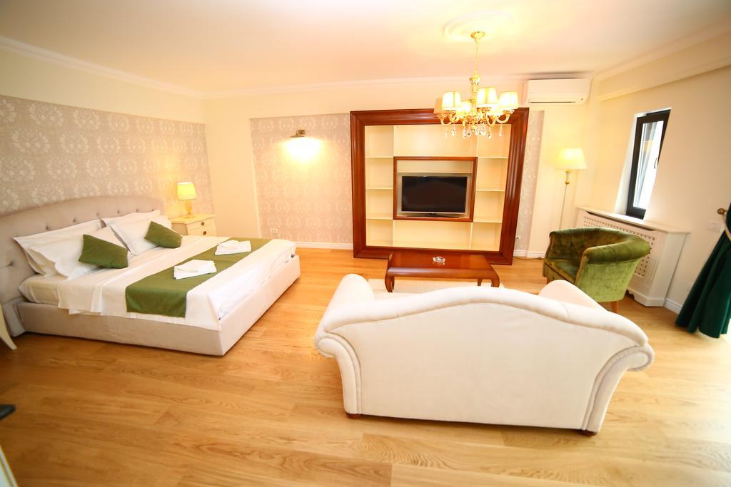 Old Town By Bliss Residence Bukares Bagian luar foto