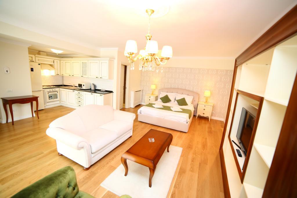 Old Town By Bliss Residence Bukares Bagian luar foto