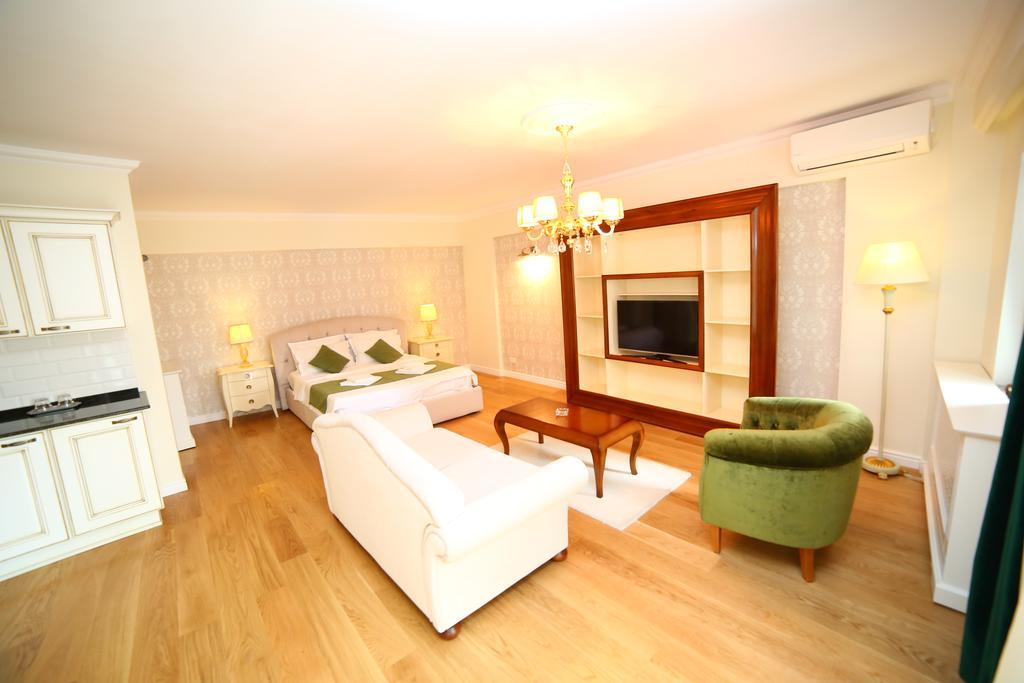 Old Town By Bliss Residence Bukares Bagian luar foto