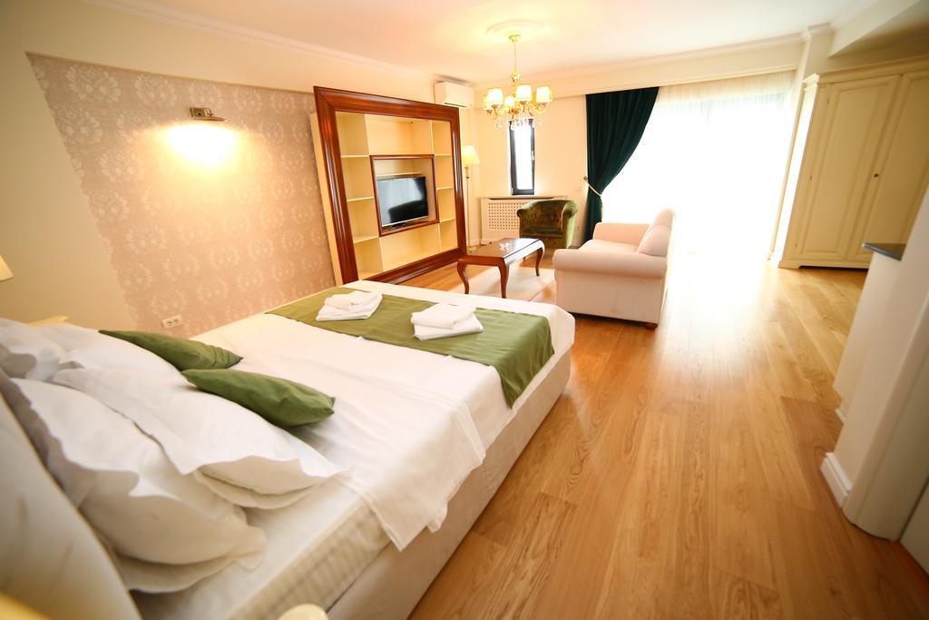 Old Town By Bliss Residence Bukares Bagian luar foto